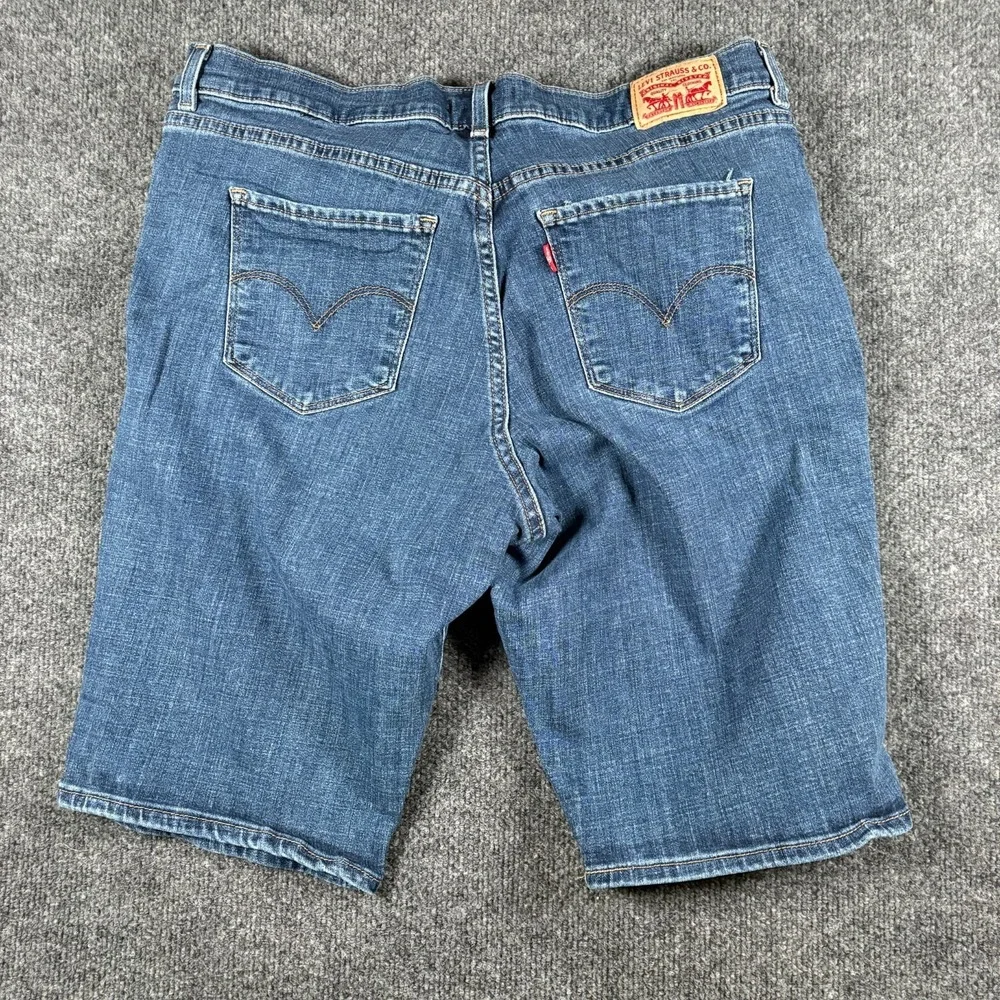Levi's Bermuda Shorts Womens‎ 32 Blue Denim Cotton Stretch Classic Fit 5 Pockets